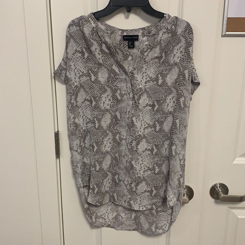 SM Gray and white snakeskin print blouse, short sleeve with 4 buttons